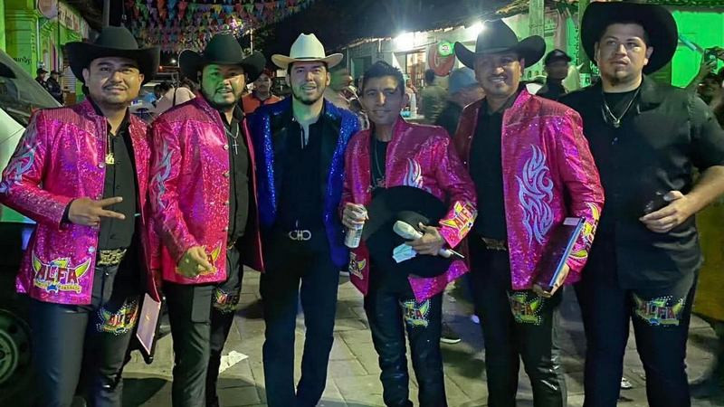 Asalto a músicos de renombre en Michoacán: La violencia en las vías del rock