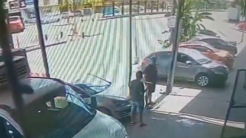 Tragedia familiar en Argentina: hombre atropella a su padre y a otras dos personas tras discusión